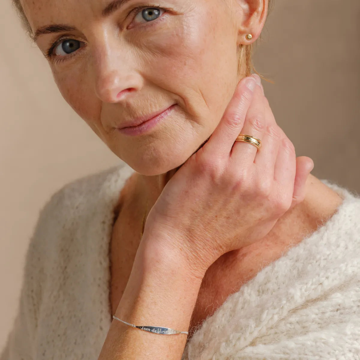 Lean Do Bhrionglóid Bracelet