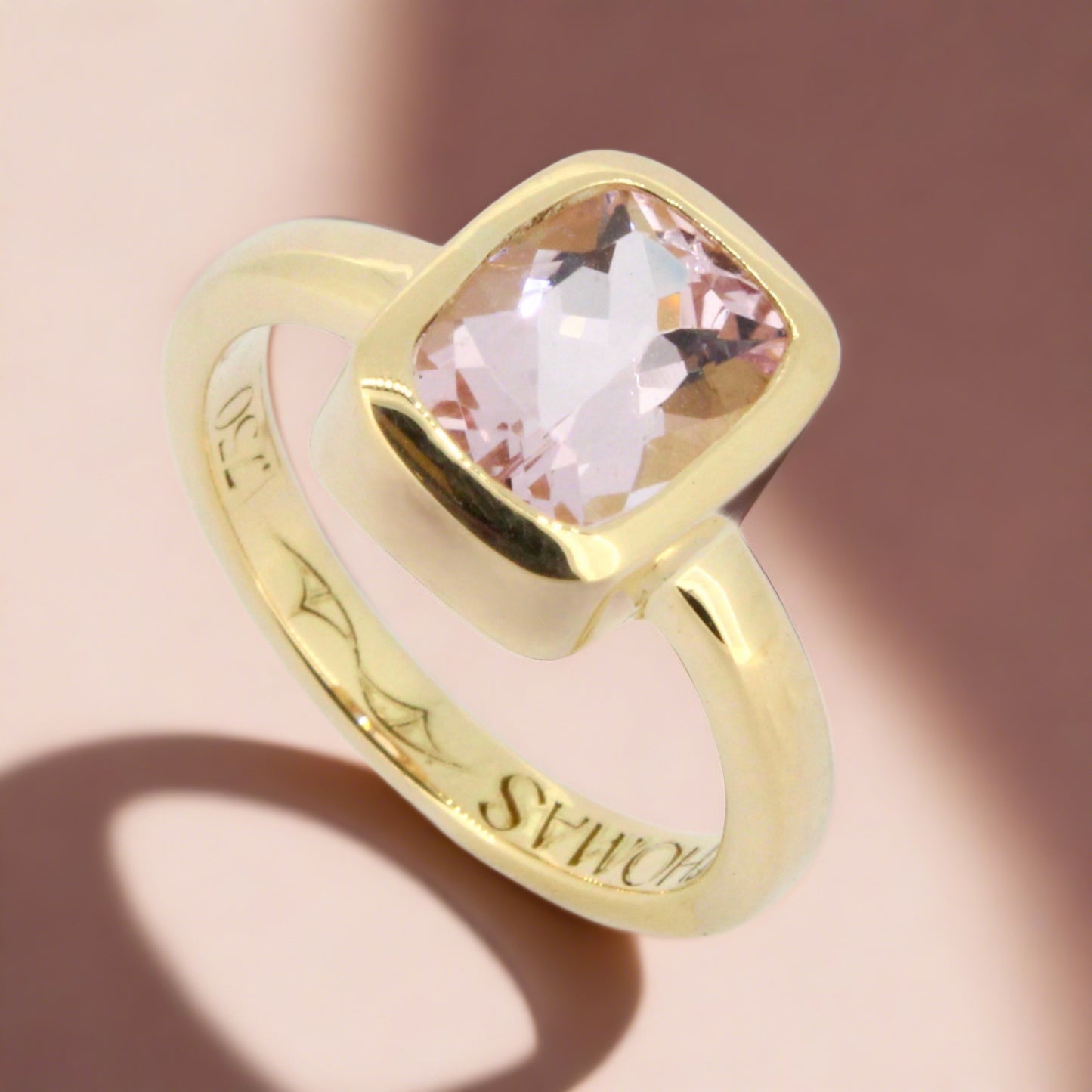18ct Gold Morganite Ring