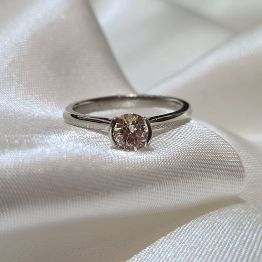 Solitaire Diamond Platinum Ring
