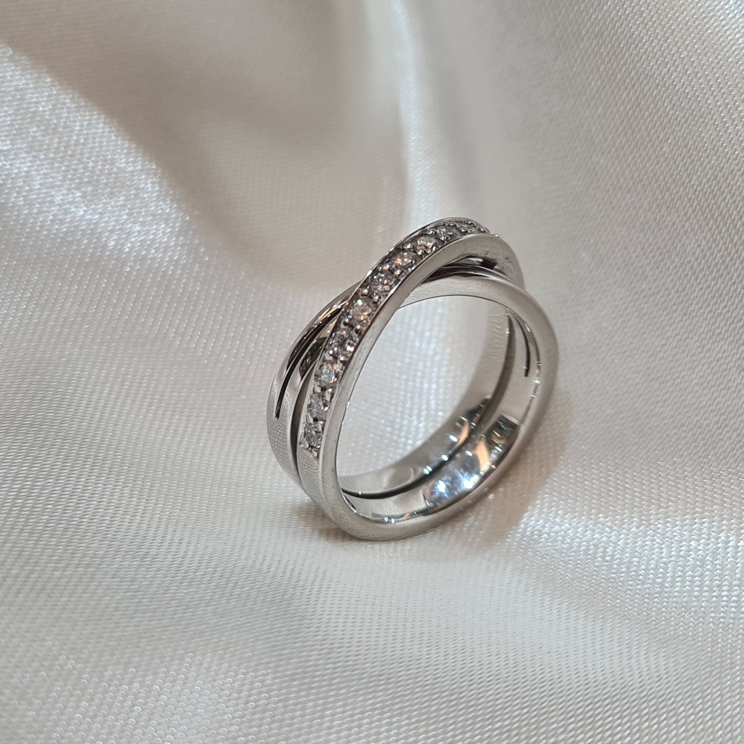 Platinum Diamond Crossover Ring