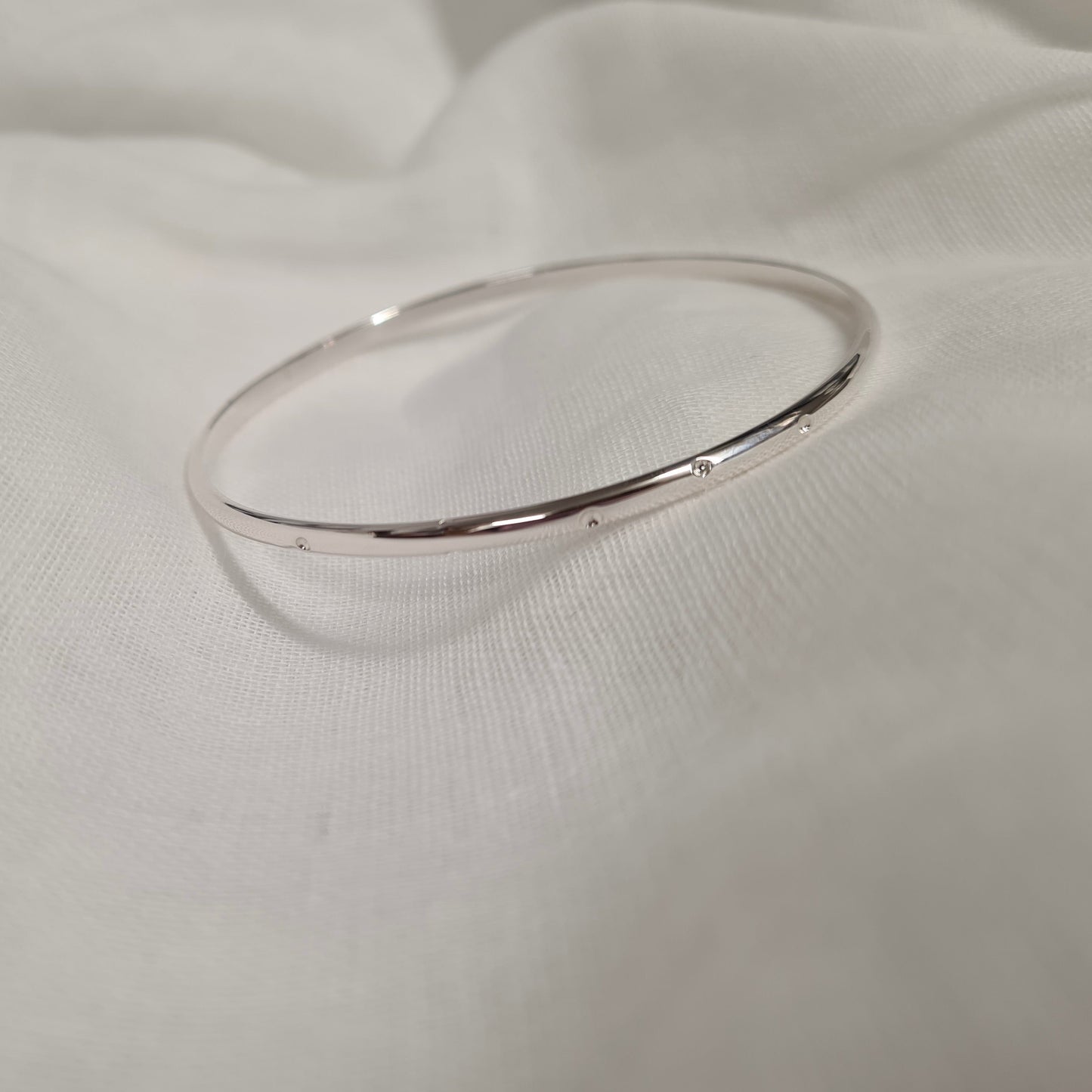 Sliver Dotty Bangle