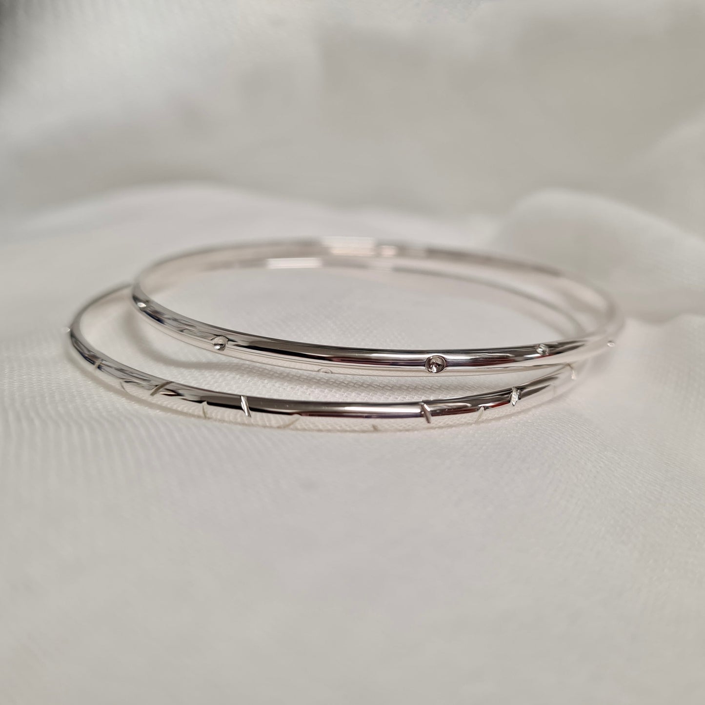 Sliver Dotty Bangle