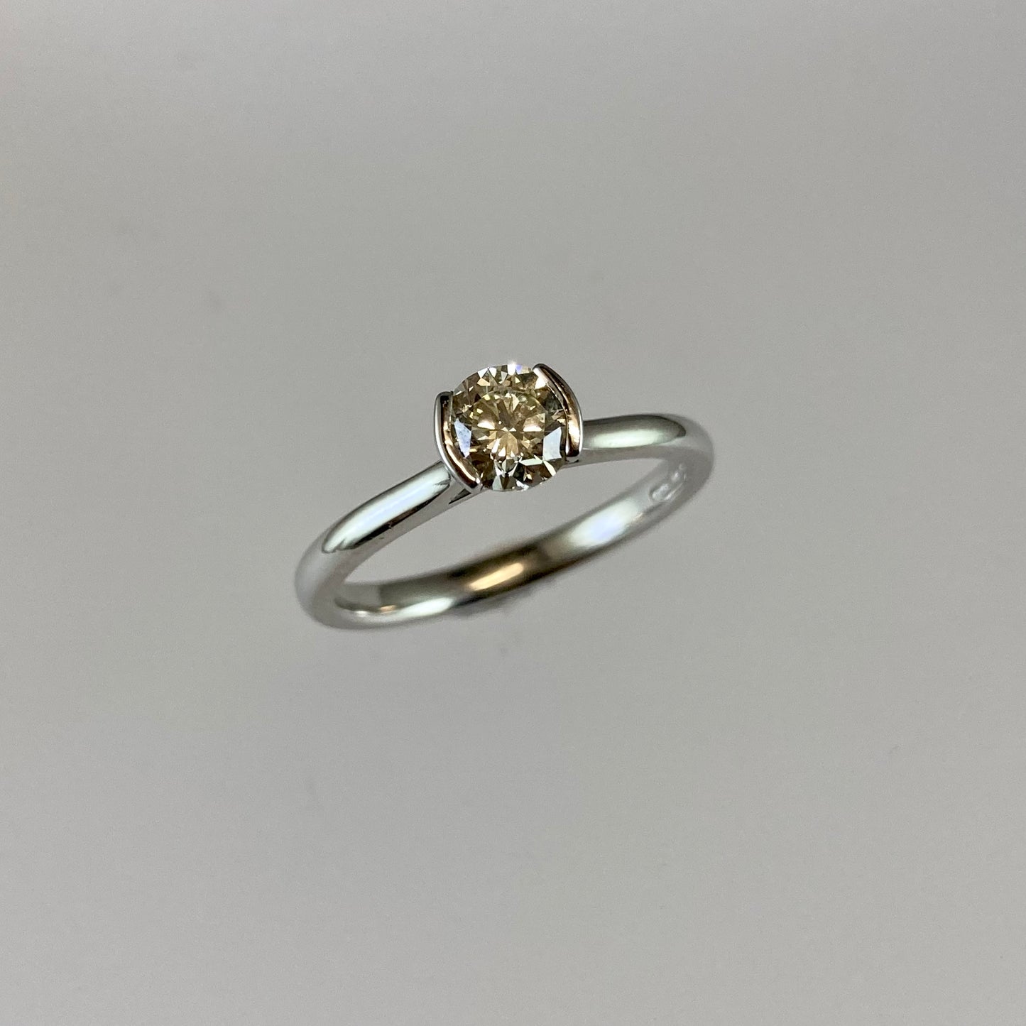 Solitaire Diamond Platinum Ring