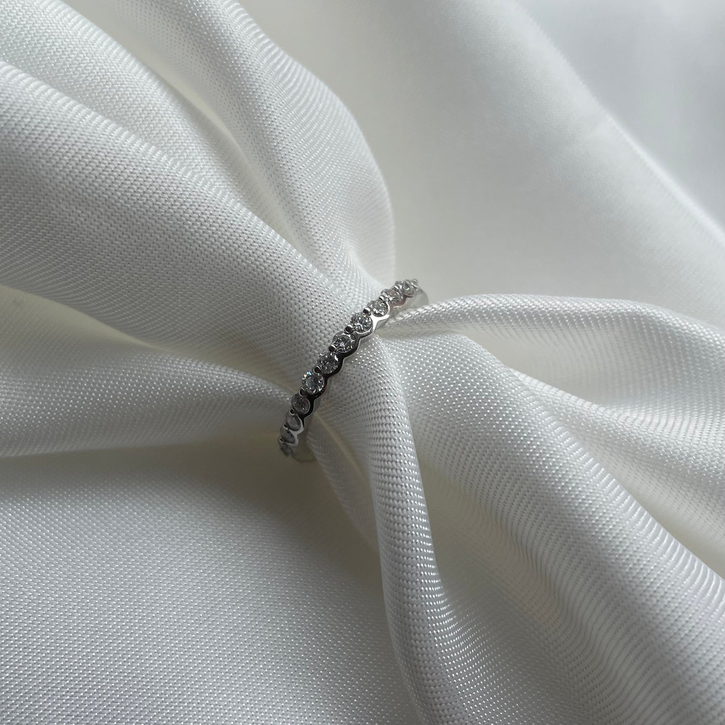 Platinum Scalloped Edge Band
