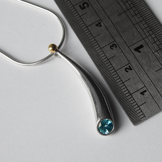 Medium Wiggle Pendant
