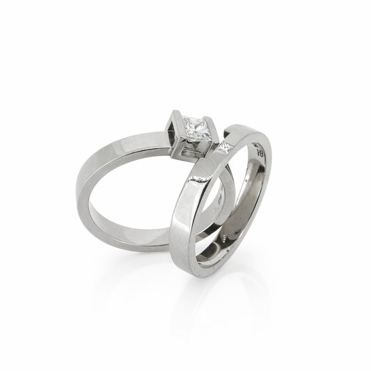 Box Deco Solitaire and Wedding Band