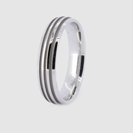 18ct White Gold Striped Band