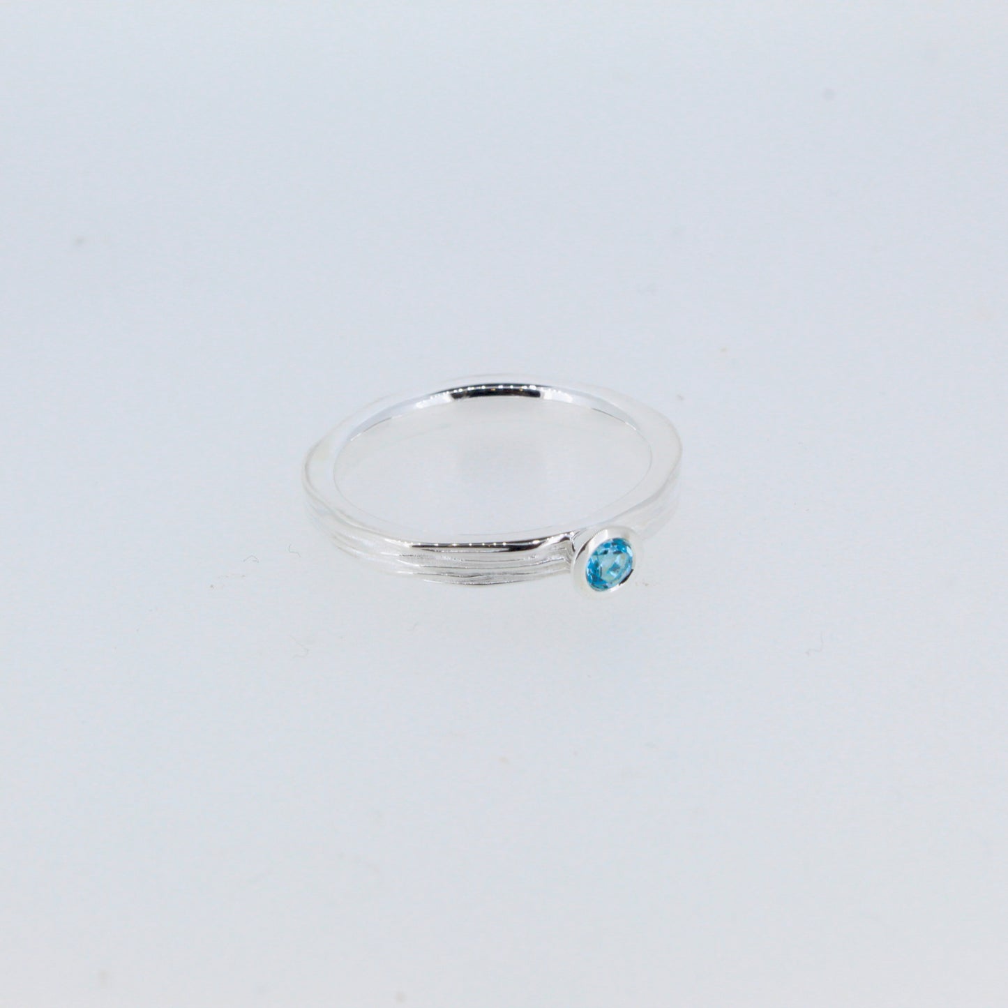 Crease Topaz Ring 3mm