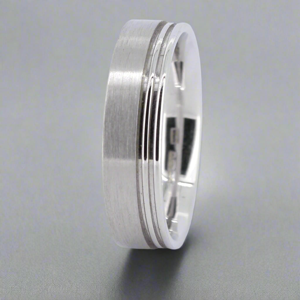 18ct White Gold Die Cut Wedding Ring