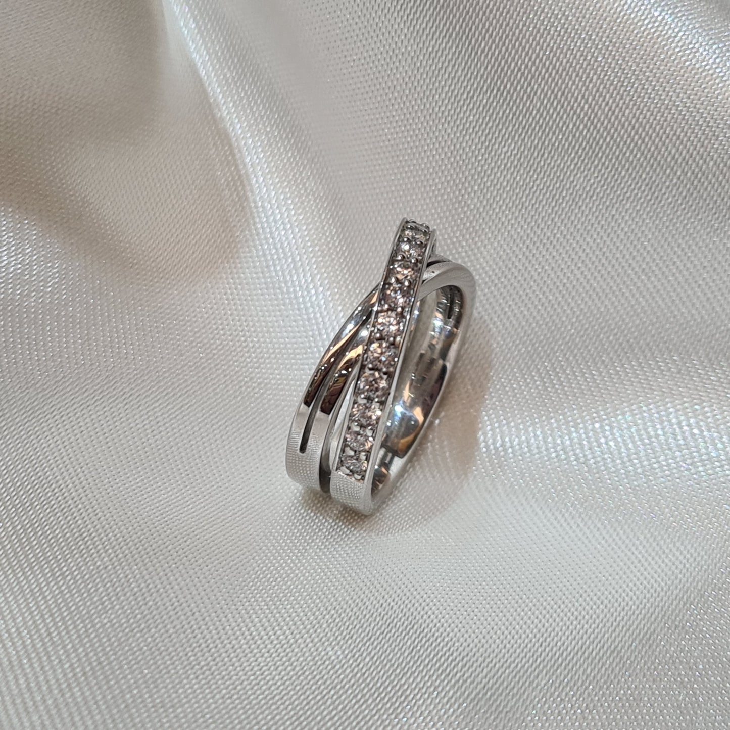 Platinum Diamond Crossover Ring