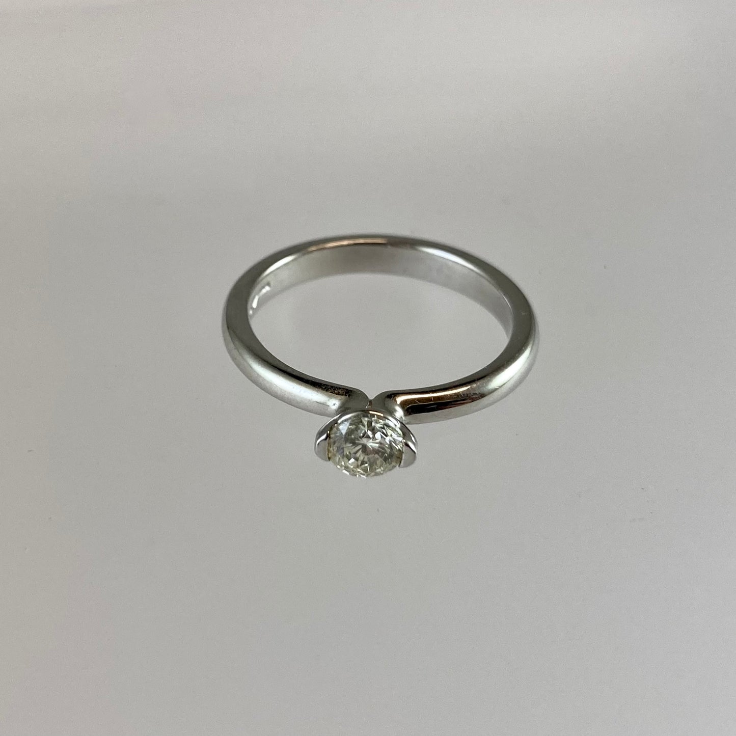 Solitaire Diamond Platinum Engagement Ring