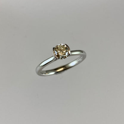 Solitaire Diamond Platinum Ring
