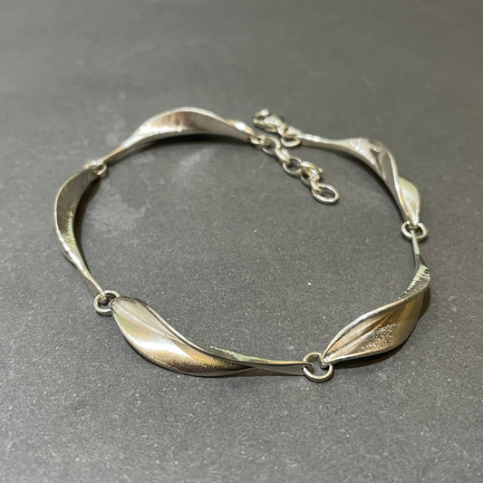 Leaf Link Bracelet