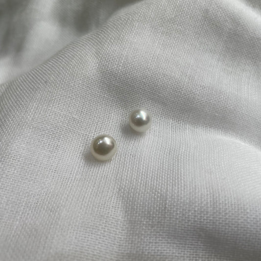 6mm Shell Pearl Earrings