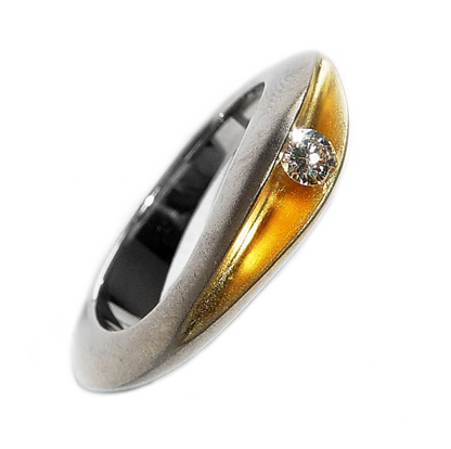Single Diamond Shell Ring