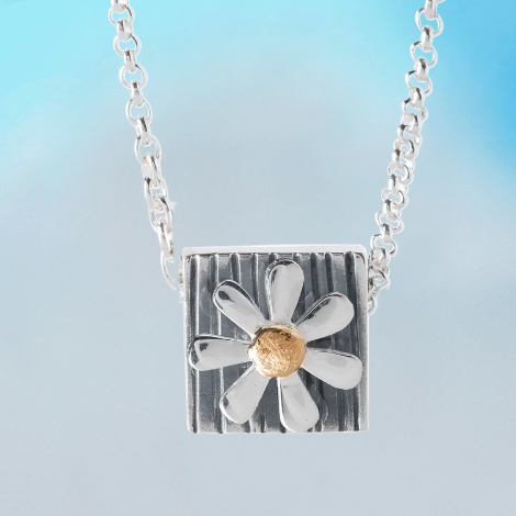 Daisy Chain Pendant