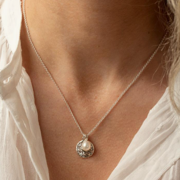 Hammered Disc & White Freshwater Pearl Nomad Pendant